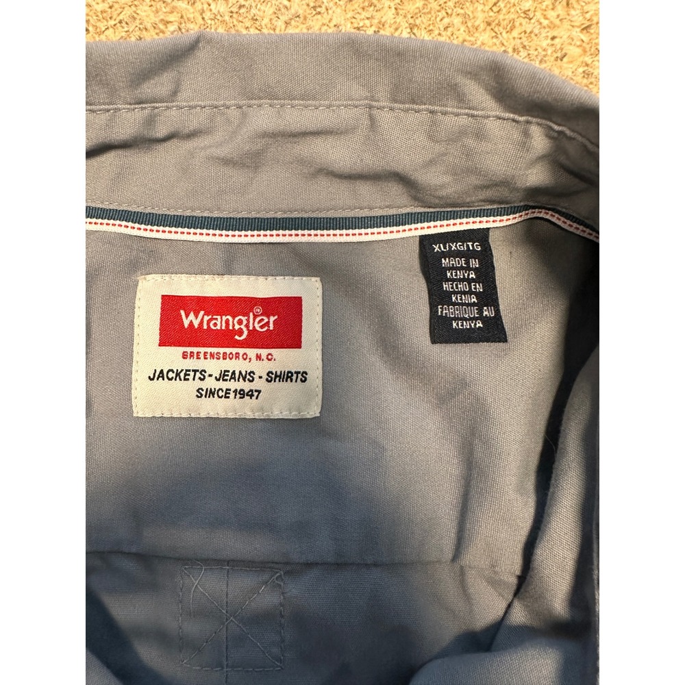 Wrangler Mens Relaxed Stretch Short Sleeve Shirt Gray Sunglass Cleaner XL NWOT - Picture 7 of 10